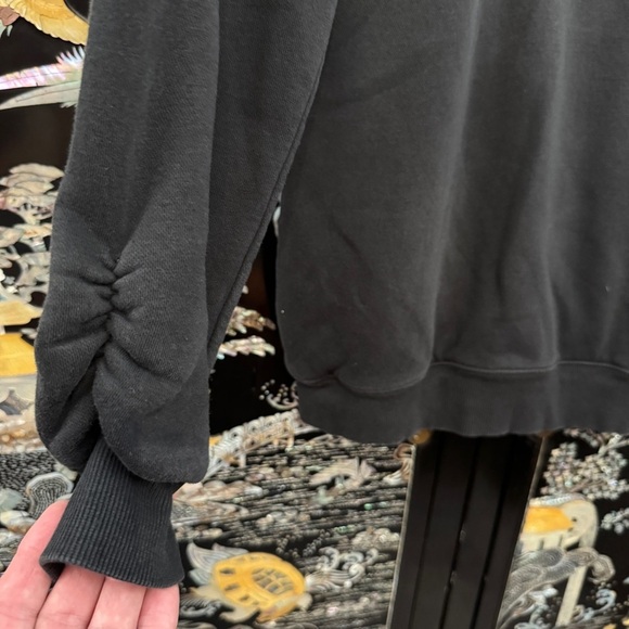 Reebok Classic Black Hoodie XL Spell Out Logo Kangaroo Pocket - Picture 5 of 10